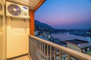 The Hosteller Rishikesh Laxman Jhula