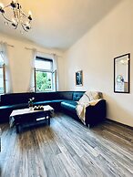 Peaceful 2BR Stay Well Connected