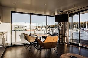 Spacious Houseboat in Peenemunde