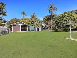 Spacious Home Near Urangan Beachfront