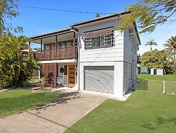 Spacious Home Near Urangan Beachfront