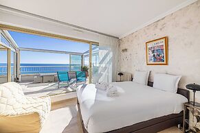 Bright Apartment With Terrace and Sea View