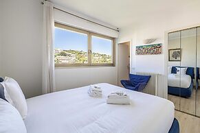 Bright Apartment With Terrace and Sea View