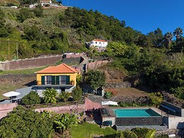 Casa Laranja by HR Madeira