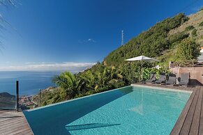 Casa Laranja by HR Madeira