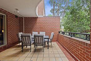 Bright Marrickville Flat With Balcony & Parking