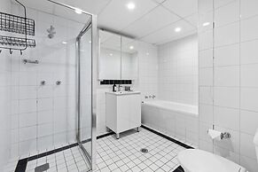 Bright Marrickville Flat With Balcony & Parking