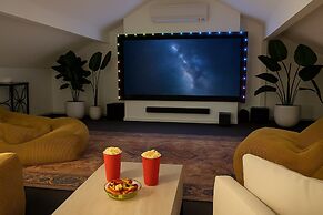 Fun for Families: Location, Cinema, Games, Wifi