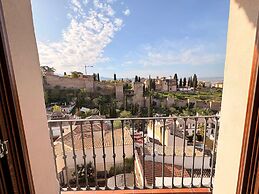 Lovely Loft With Views in Granada Mirador de Aixa