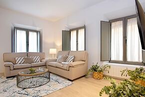 Bright Apartment in Granada Varela