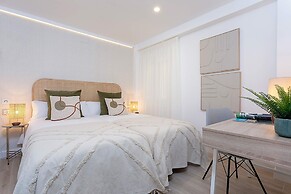 Luxury Apartment in M Laga Victoria