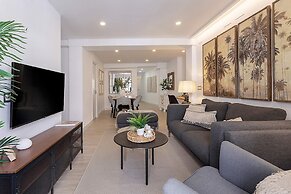 Luxury Apartment in M Laga Victoria