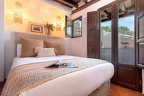 Luxury House in Granada Center Reyes II