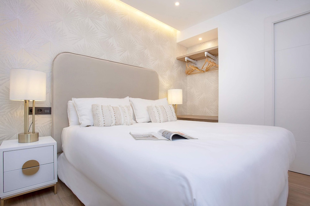 Exclusive Apartment in Granada Center Alhondiga II
