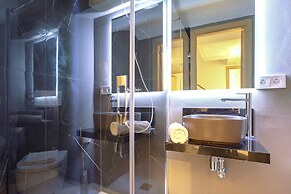 Cozy 3BD Duplex in Seville Center Gran Poder II