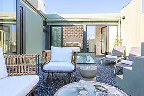 Cozy 3BD Duplex With Private Pool in Seville Center Gran Poder III