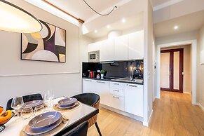Central 3BD Apartment Near Teatro Verdi