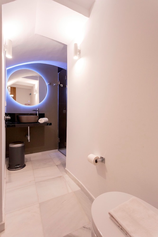 Cozy 2BD Duplex in Seville Center Gran Poder