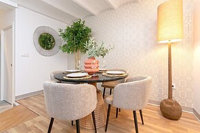 Cozy 2BD Duplex in Seville Center Gran Poder