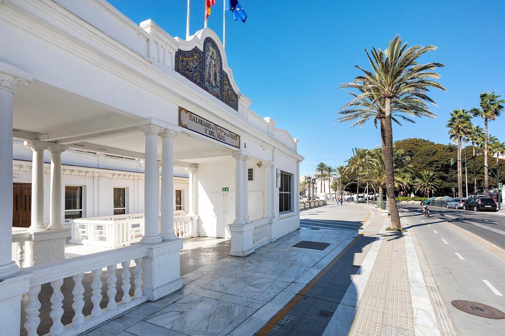 Exclusive Apartment in C diz Patrocinio I