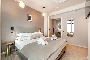 Le White by Sweett
