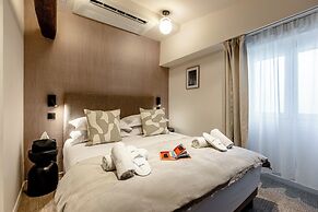 Le White by Sweett