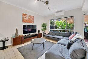 Tranquil 3-bed Unit With Lush Garden Views