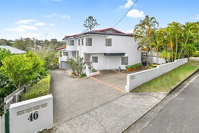 Tranquil 3-bed Unit With Lush Garden Views