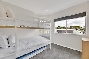 Tranquil 3-bed Unit With Lush Garden Views