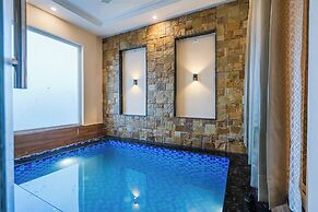 Delight The Lavish Loft Corbett