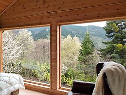 Kedra Village Getaway - Scenic Mountain Views
