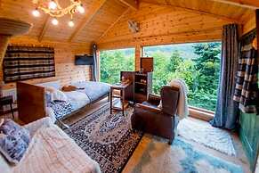 Kedra Village Getaway - Scenic Mountain Views