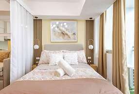 Dessa'sCrib Apartment by Azure 1BR