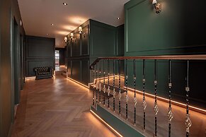 The Sapphire Room
