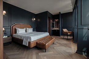 The Sapphire Room