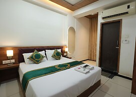 Hotel Royal Raj
