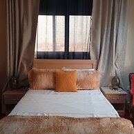 Sally Beach Hotel Yenne