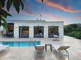 PanStel Luxury Villas - pools & jacuzzi