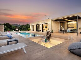 PanStel Luxury Villas - pools & jacuzzi
