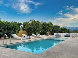 PanStel Luxury Villas - pools & jacuzzi