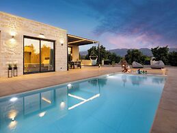 PanStel Luxury Villas - pools & jacuzzi