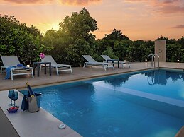 PanStel Luxury Villas - pools & jacuzzi