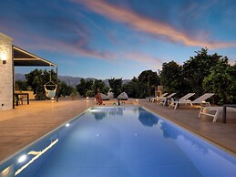 PanStel Luxury Villas - pools & jacuzzi