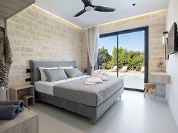 PanStel Luxury Villas - pools & jacuzzi