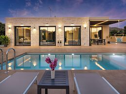 PanStel Luxury Villas - pools & jacuzzi