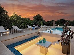 PanStel Luxury Villas - pools & jacuzzi
