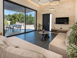 PanStel Luxury Villas - pools & jacuzzi