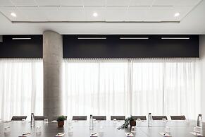 Alt Hotel Ottawa Airport