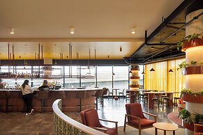 Alt Hotel Ottawa Airport