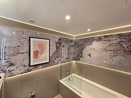 Royale Highend  Burj and Fountain View